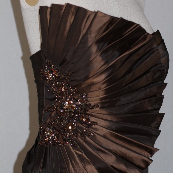 Tony Bowls Brown &  Gold Gown - Picture 5 of 9